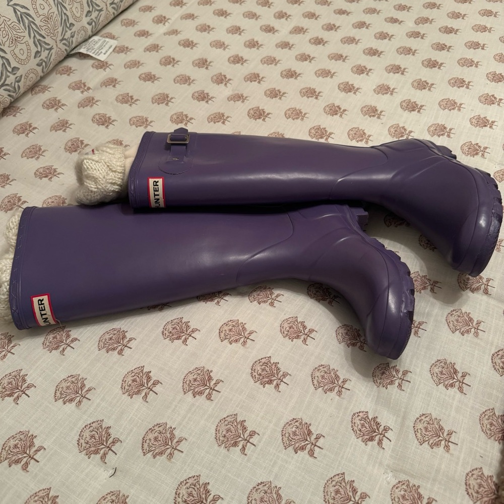 Hunter Women's Original Tall Rain Boots in a purple ~ Size 6 - Picture 3 of 8